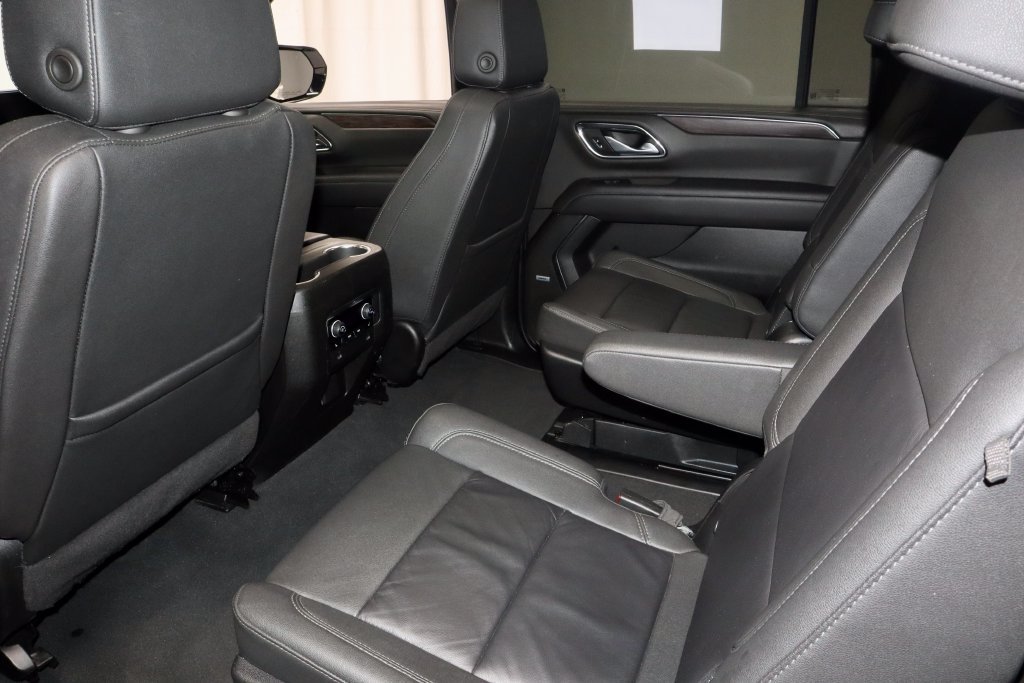 Used 2024 Chevrolet Suburban LT w/ LT Signature Plus Package AWD/4WD image 21