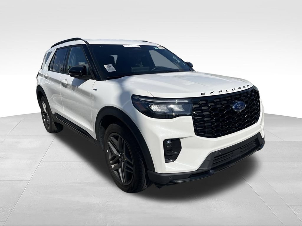 Certified 2025 Ford Explorer ST-Line w/ ST-Line Street Pack AWD/4WD image 3
