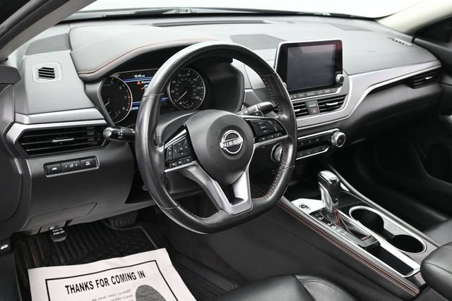 Used 2024 Nissan Altima 2.5 SR FWD image 14