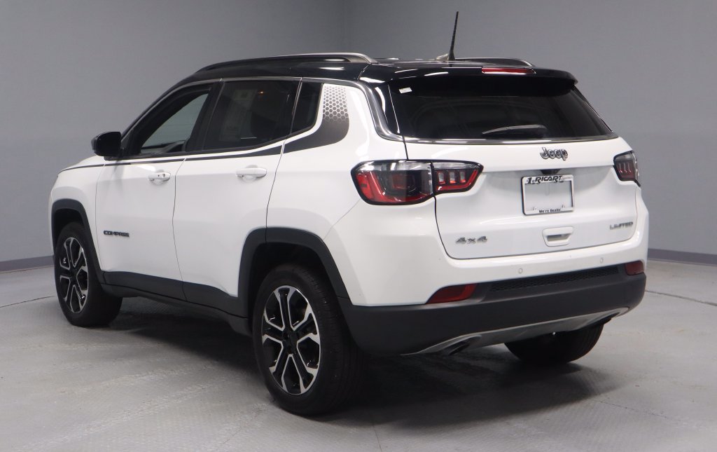 Used 2023 Jeep Compass Limited w/ Mopar Graphics Package AWD/4WD image 9