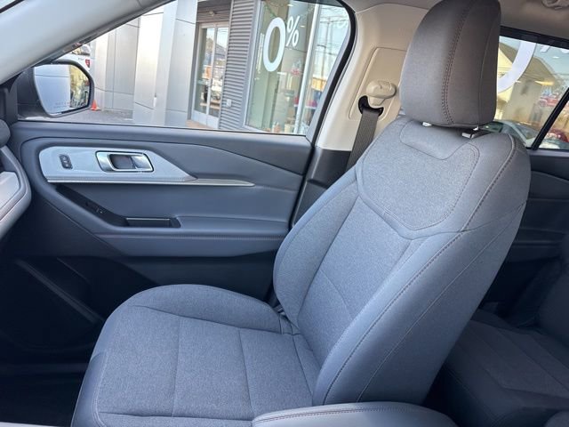 Certified 2025 Ford Explorer Active image 26