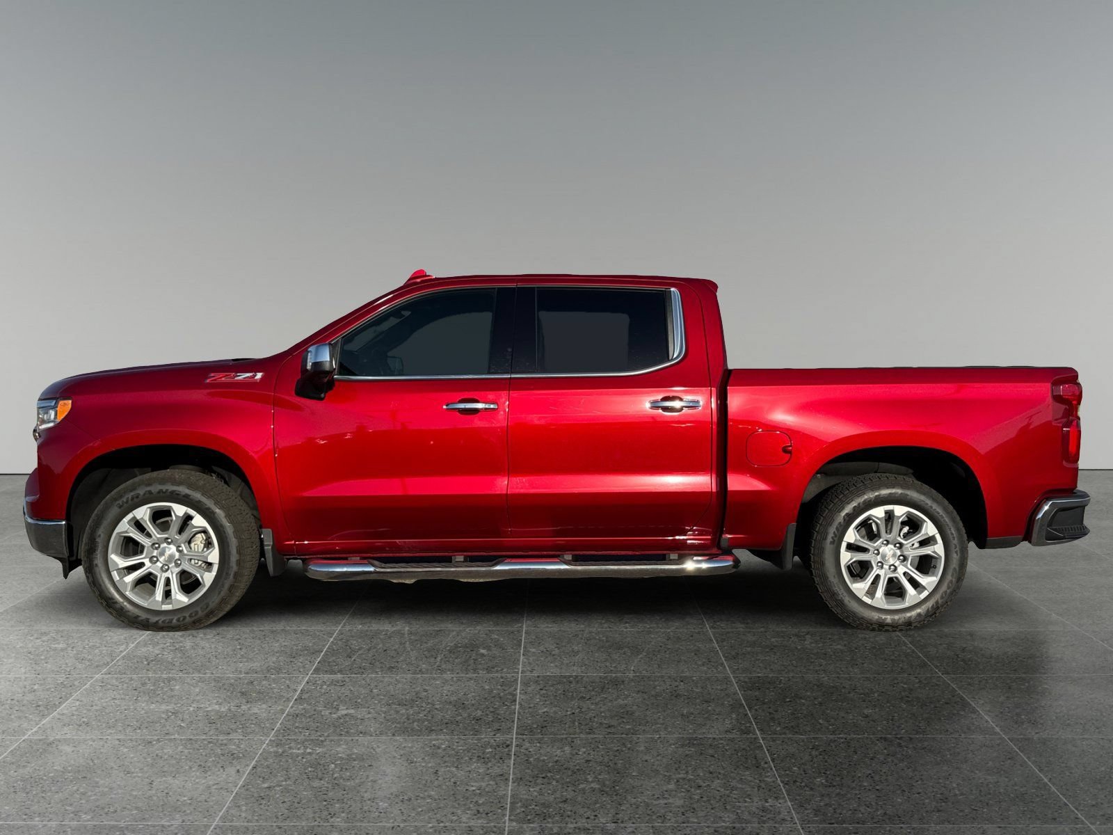 Used 2025 Chevrolet Silverado 1500 LTZ w/ Z71 Off-Road Package AWD/4WD image 2