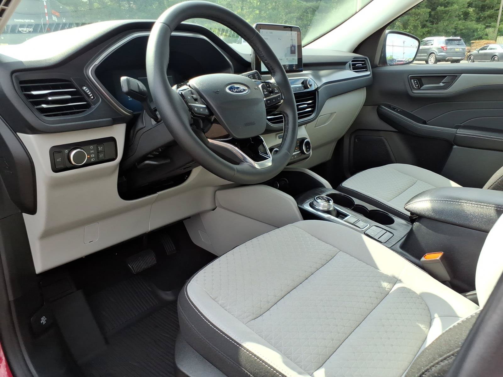 Certified 2023 Ford Escape Active AWD/4WD image 12