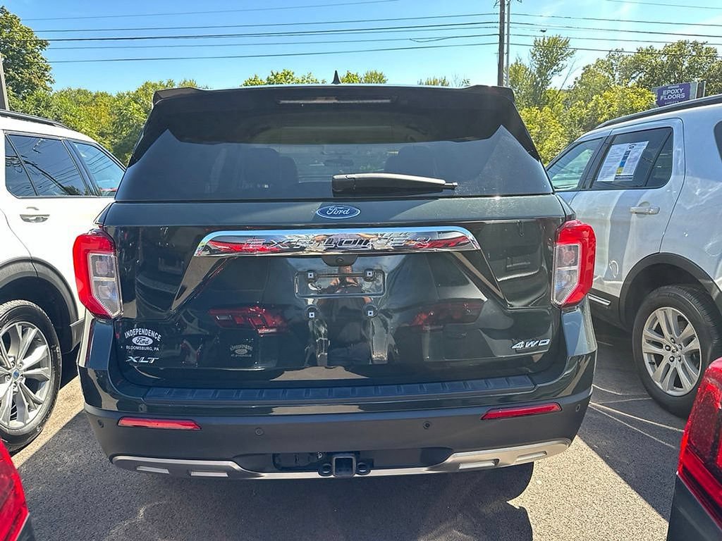 Certified 2023 Ford Explorer XLT w/ Equipment Group 202A AWD/4WD image 3