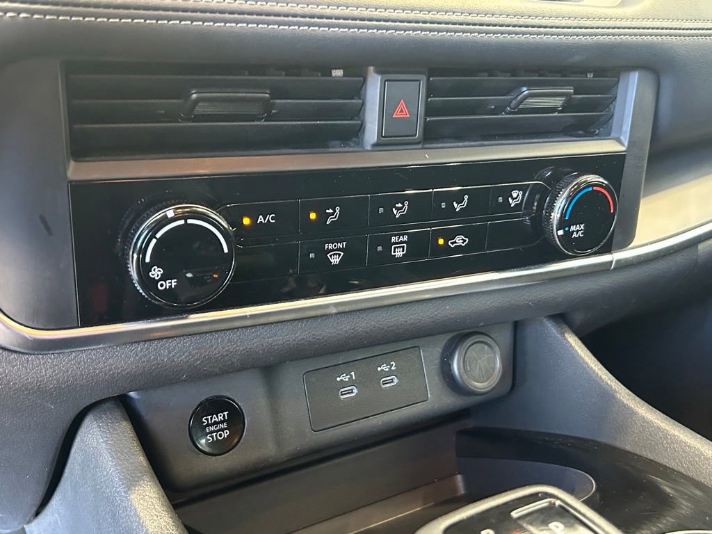 Used 2024 Nissan Rogue S AWD/4WD image 35