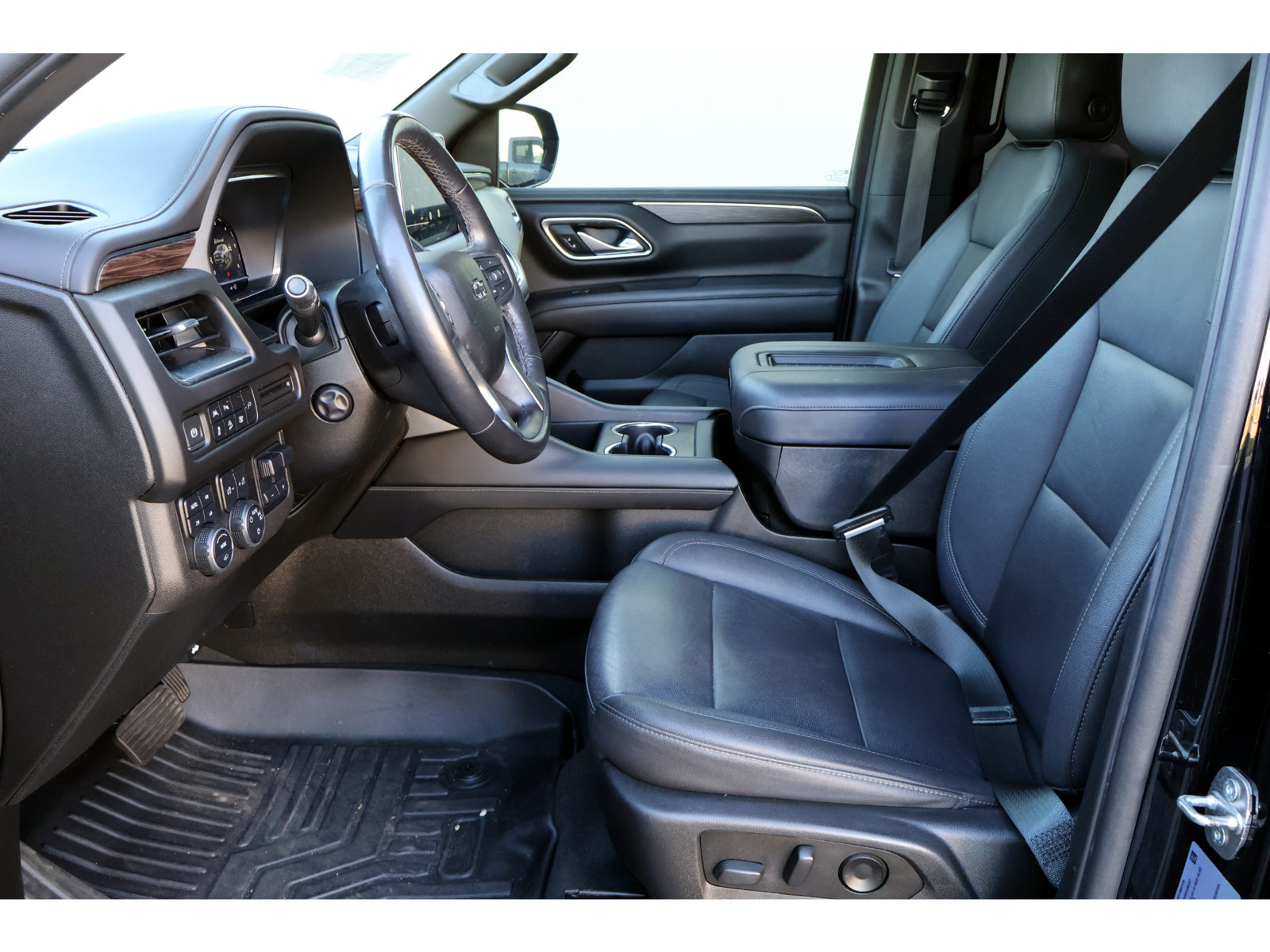 Used 2022 Chevrolet Tahoe Z71 w/ Z71 Off-Road Package AWD/4WD image 27