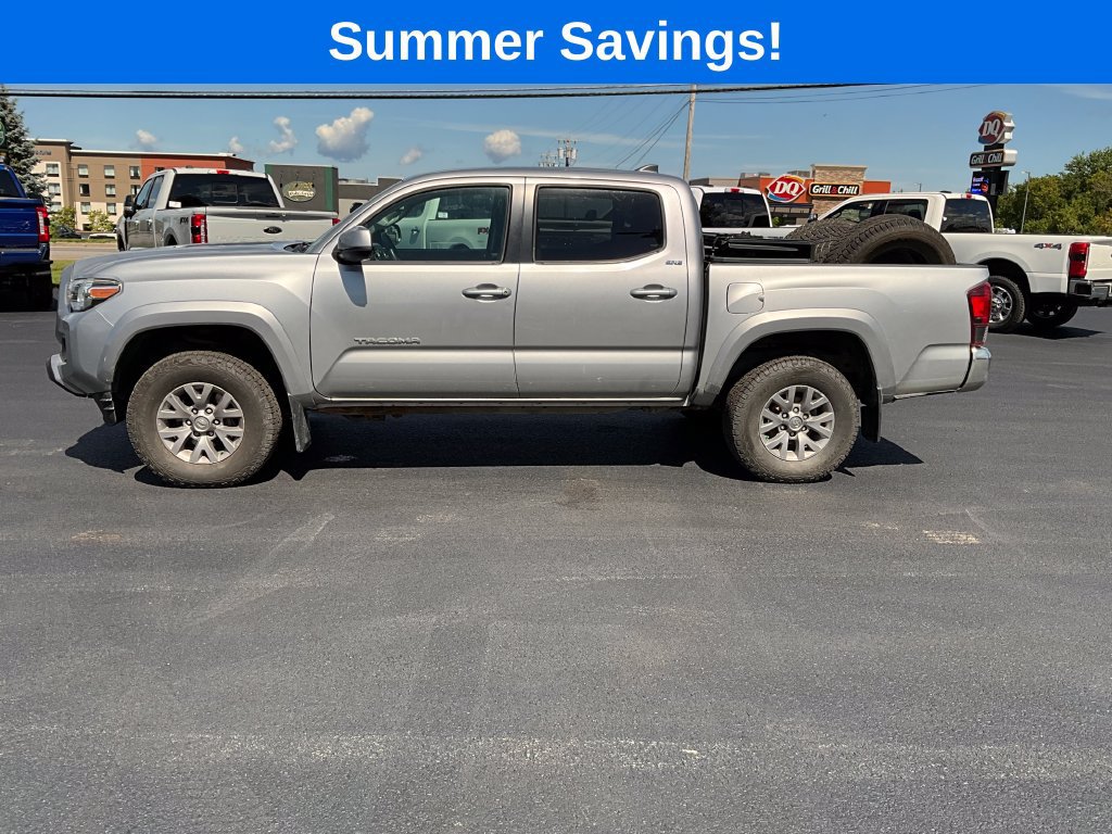 Used 2018 Toyota Tacoma SR5 AWD/4WD image 4