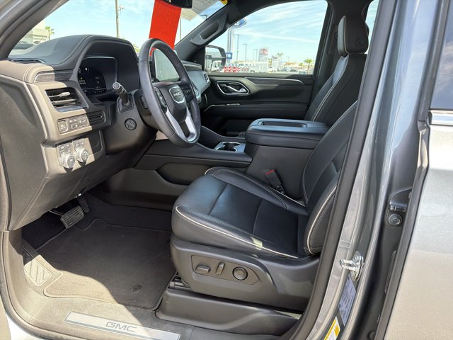 Used 2022 GMC Yukon XL SLT w/ SLT Premium Package AWD/4WD image 9