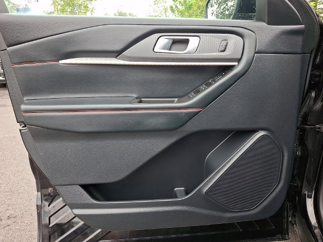 Certified 2025 Ford Explorer ST-Line AWD/4WD image 14