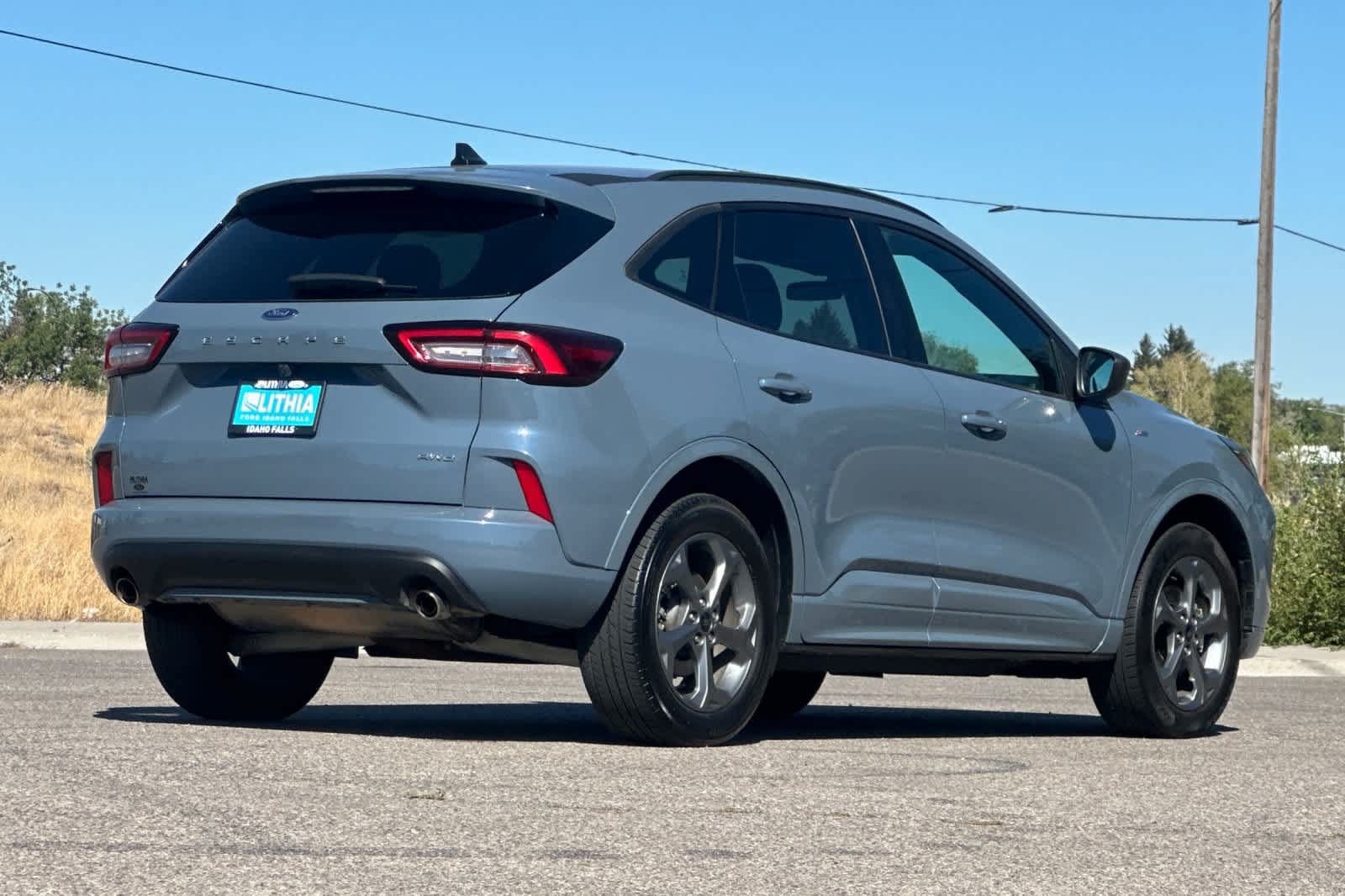 Certified 2024 Ford Escape ST-Line AWD/4WD image 2