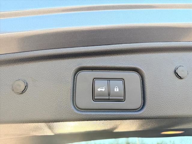 Used 2025 Nissan Pathfinder Rock Creek image 16