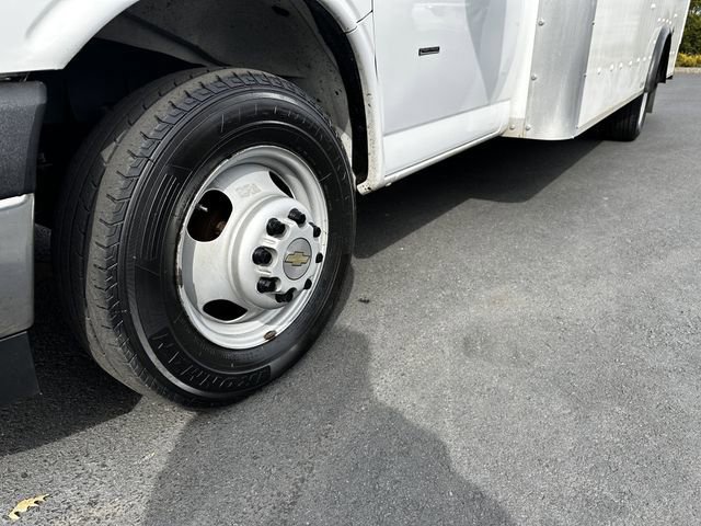 Used 2022 Chevrolet Express 3500 w/ Power Convenience Package image 15