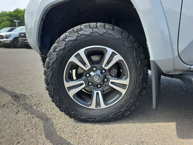 Used 2019 Toyota Tacoma TRD Sport AWD/4WD image 14