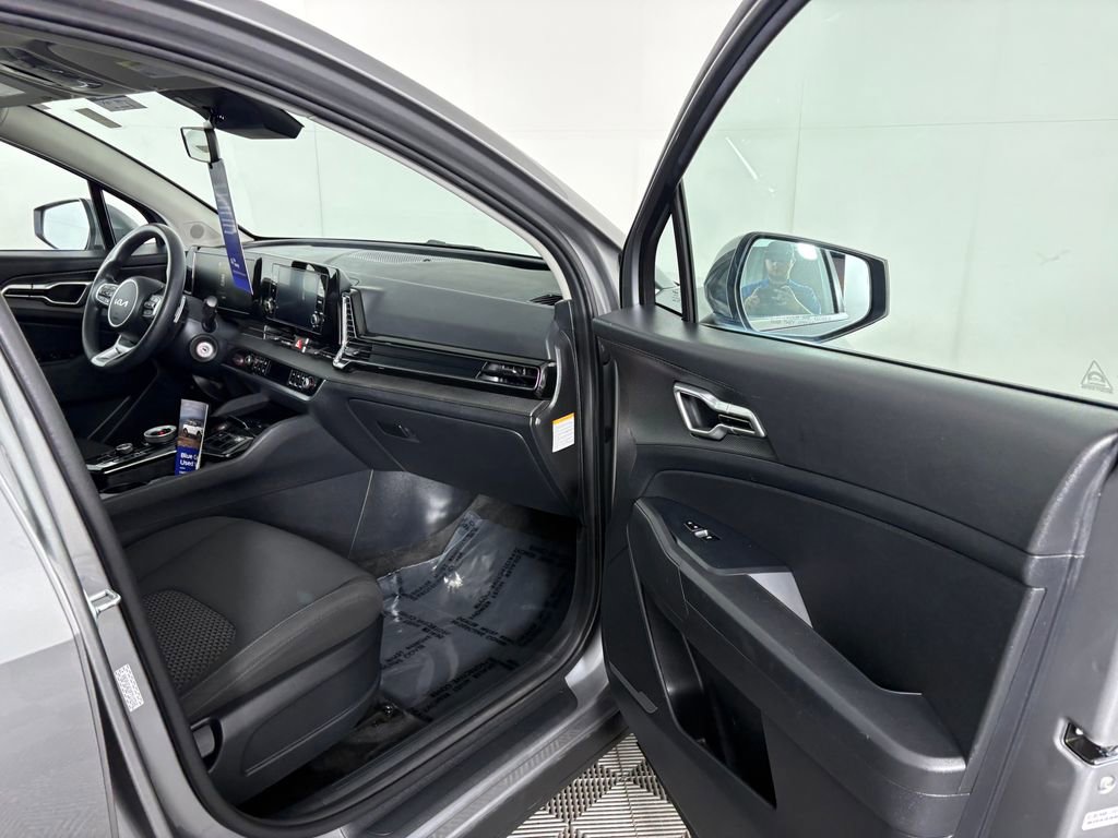 Used 2023 Kia Sportage LX AWD/4WD image 32