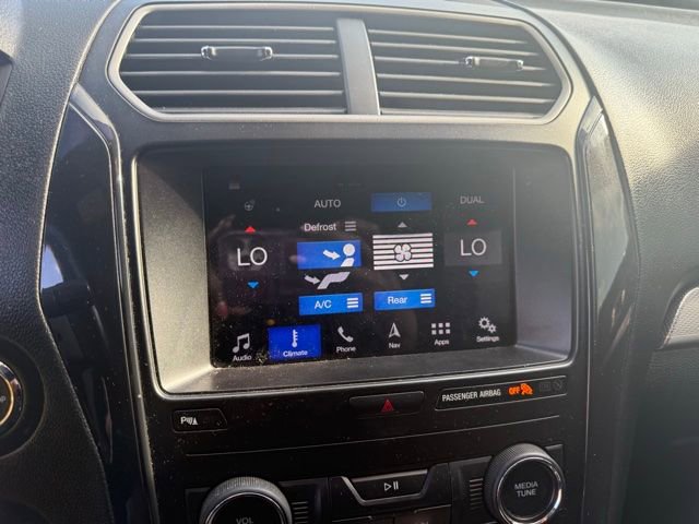 Certified 2019 Ford Explorer XLT w/ Equipment Group 202A FWD image 18