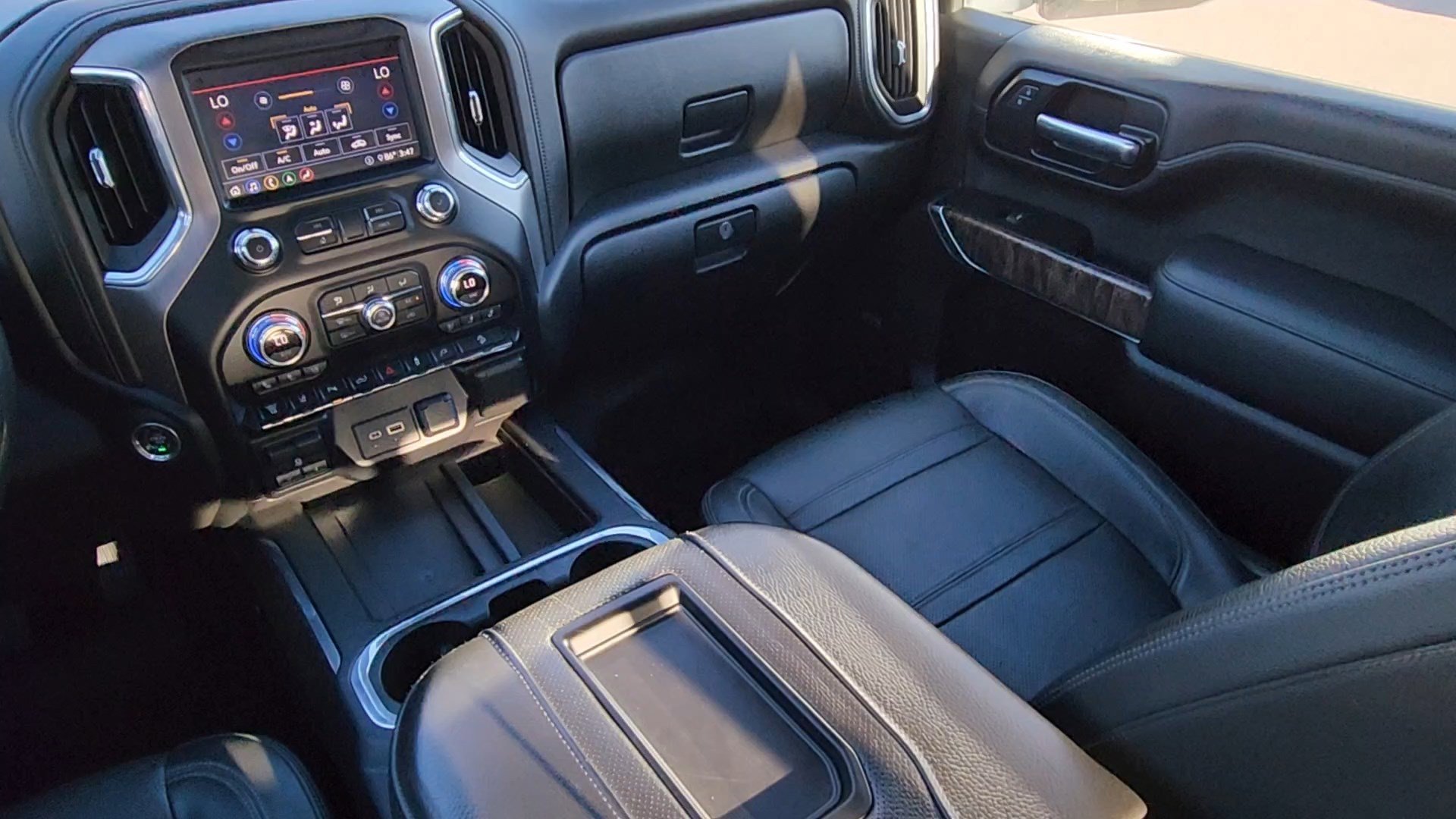 Used 2020 GMC Sierra 3500 Denali w/ Denali Ultimate Package image 17