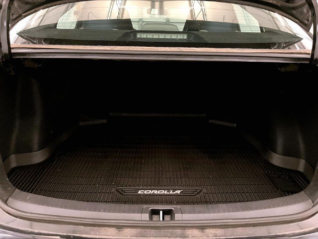 Used 2021 Toyota Corolla LE FWD image 33