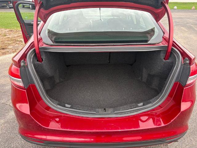 Certified 2017 Ford Fusion SE FWD image 13