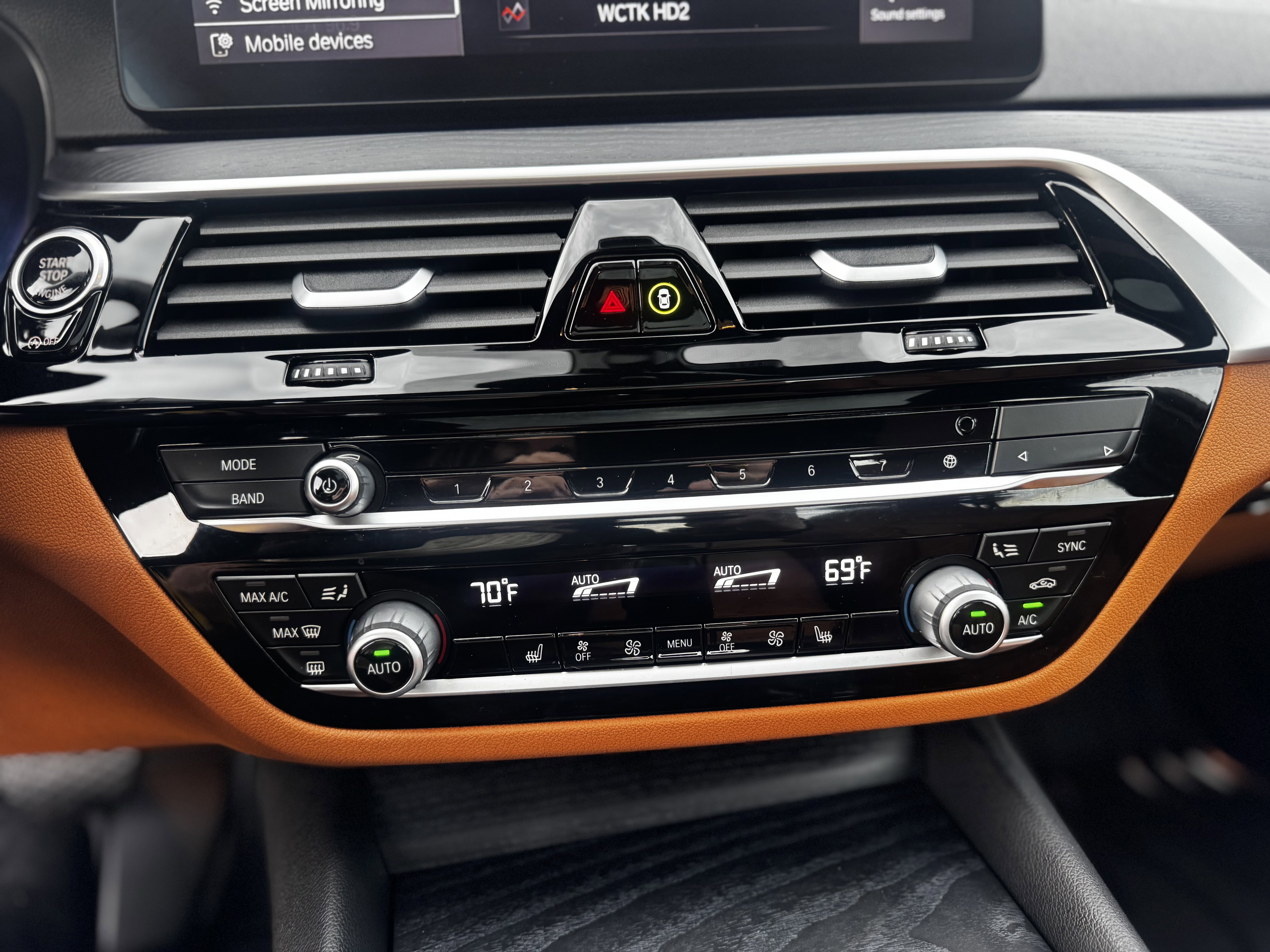 Used 2022 BMW 530i xDrive w/ Premium Package image 11