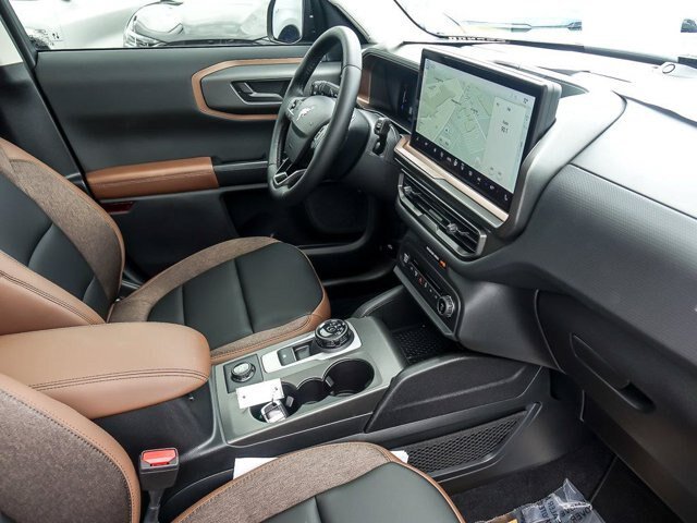 Certified 2026 Ford Bronco Sport Outer Banks w/ Outer Banks Tech Package+ AWD/4WD image 31