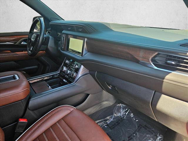 Used 2023 GMC Yukon Denali Ultimate AWD/4WD image 25