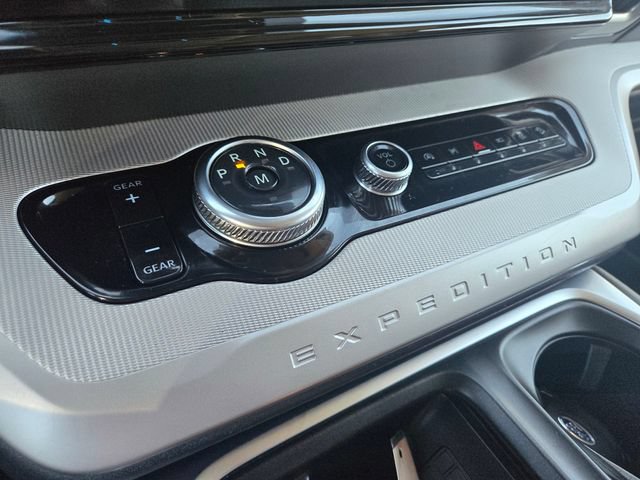 Certified 2025 Ford Expedition Active AWD/4WD image 16