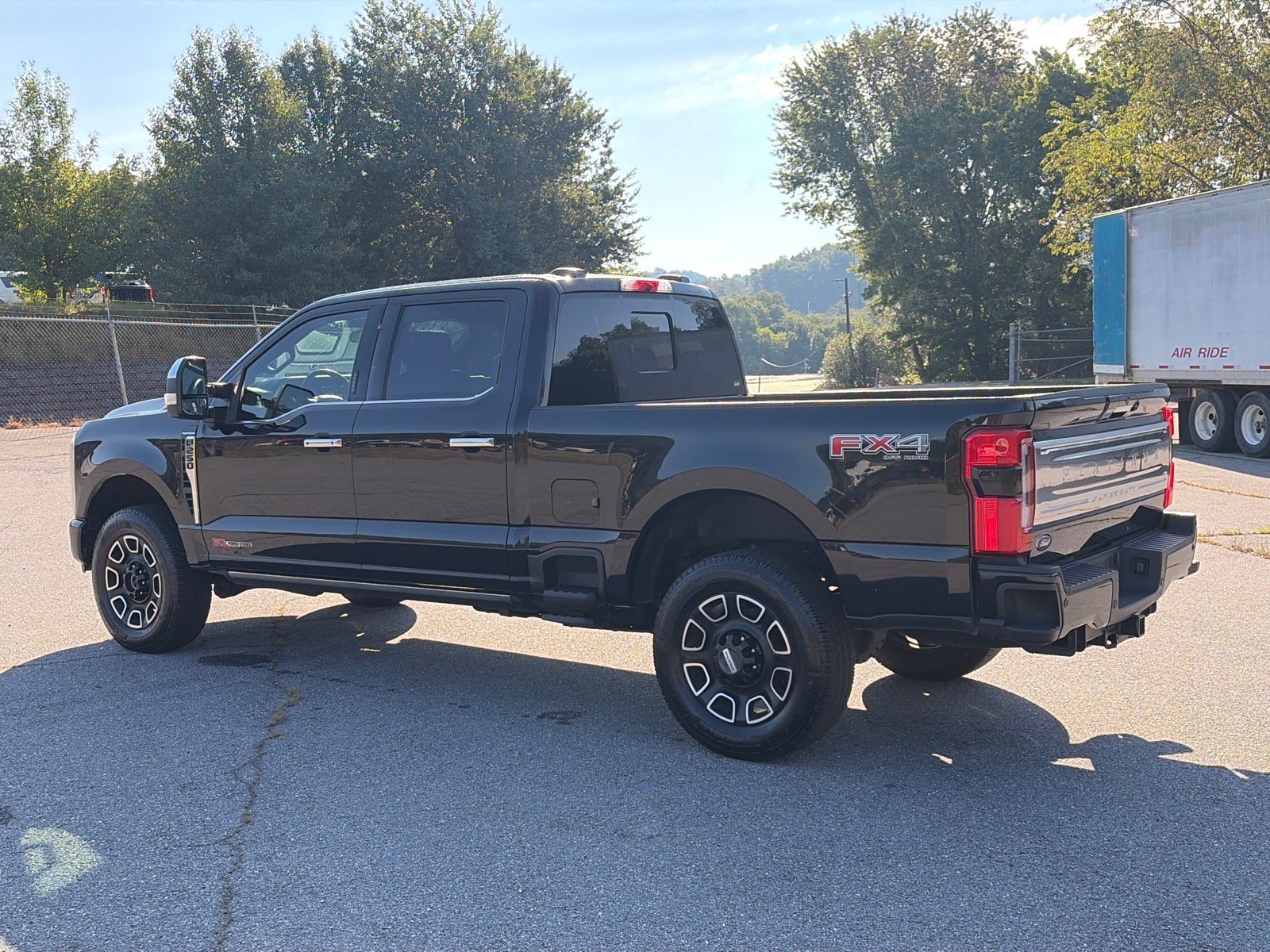 Certified 2024 Ford F250 4x4 Crew Cab Super Duty image 5