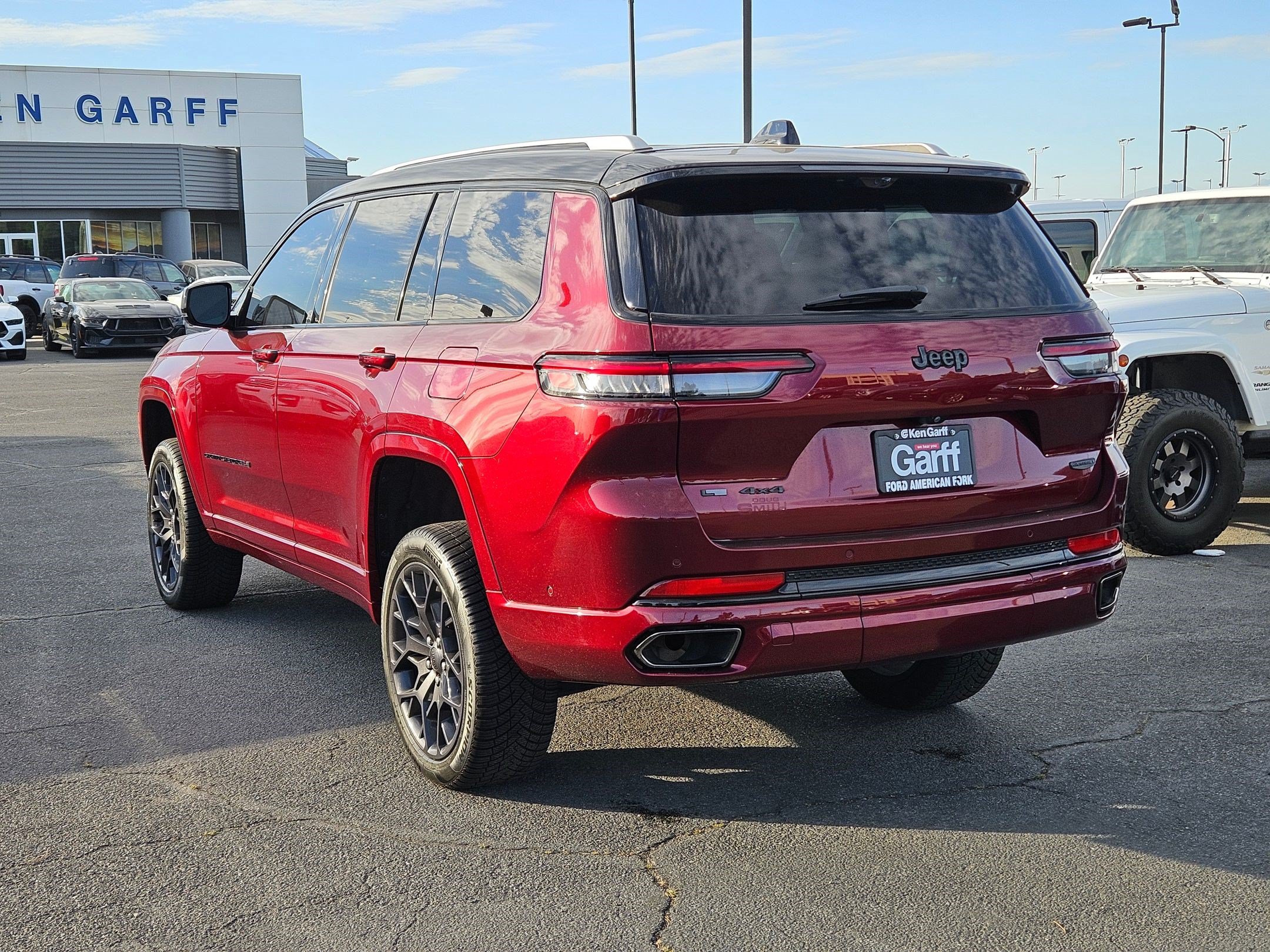 Used 2023 Jeep Grand Cherokee L Summit AWD/4WD image 8