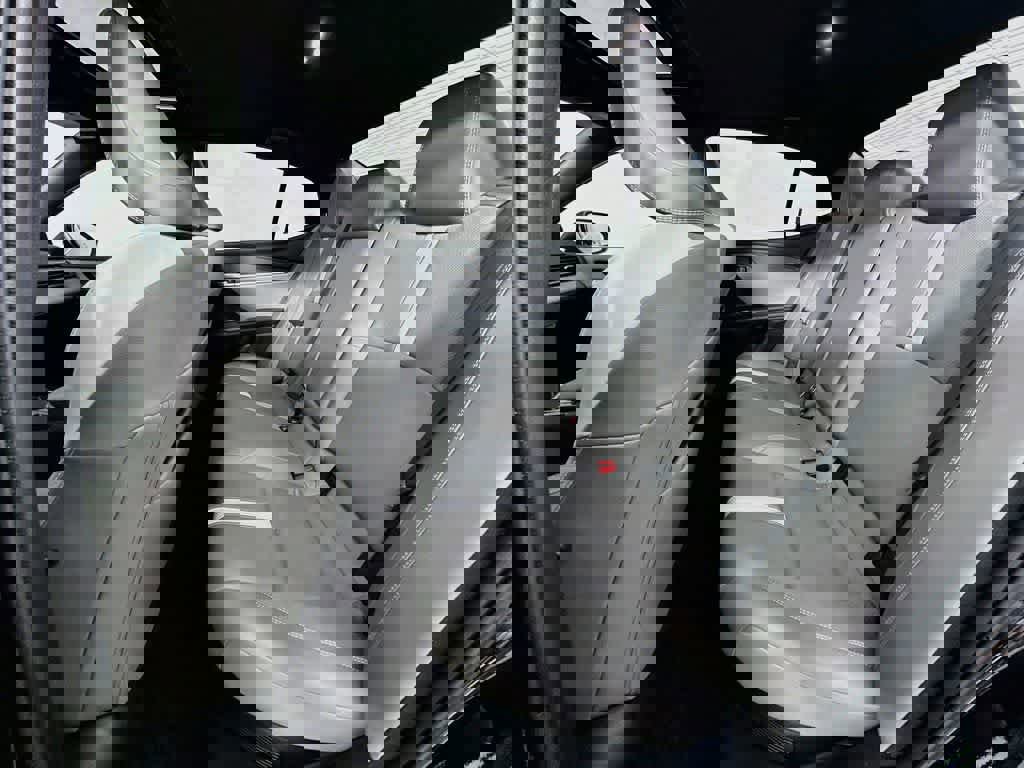 Used 2025 Toyota Camry SE w/ Multimedia Upgrade Package FWD image 17