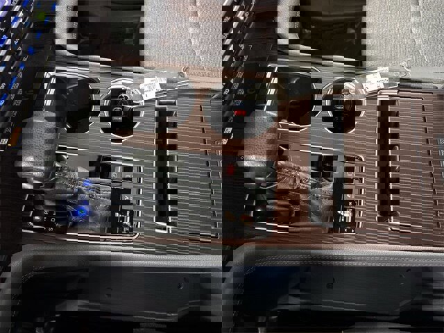 Used 2022 Toyota Sienna LE image 11