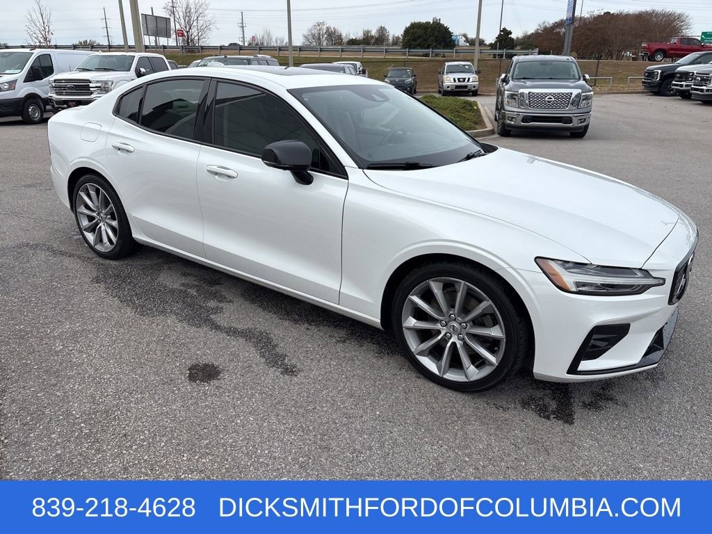 Used 2021 Volvo S60 T5 Momentum w/ Advanced Package image 7