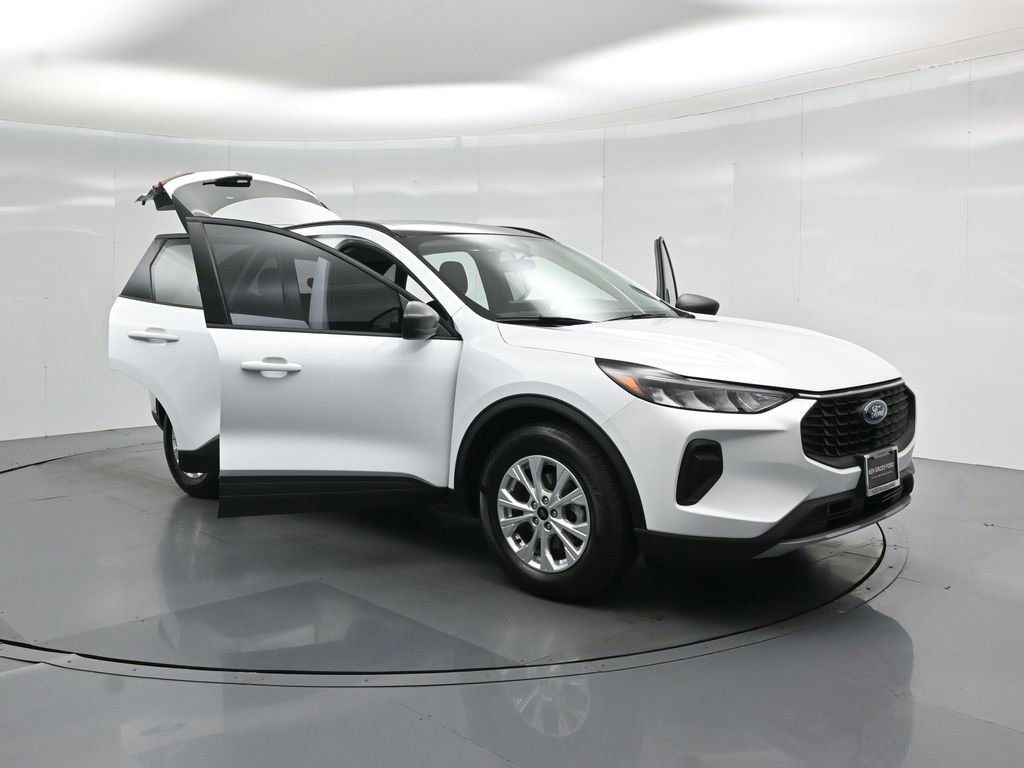 Certified 2025 Ford Escape Active w/ Tech Pack #1 FWD image 30