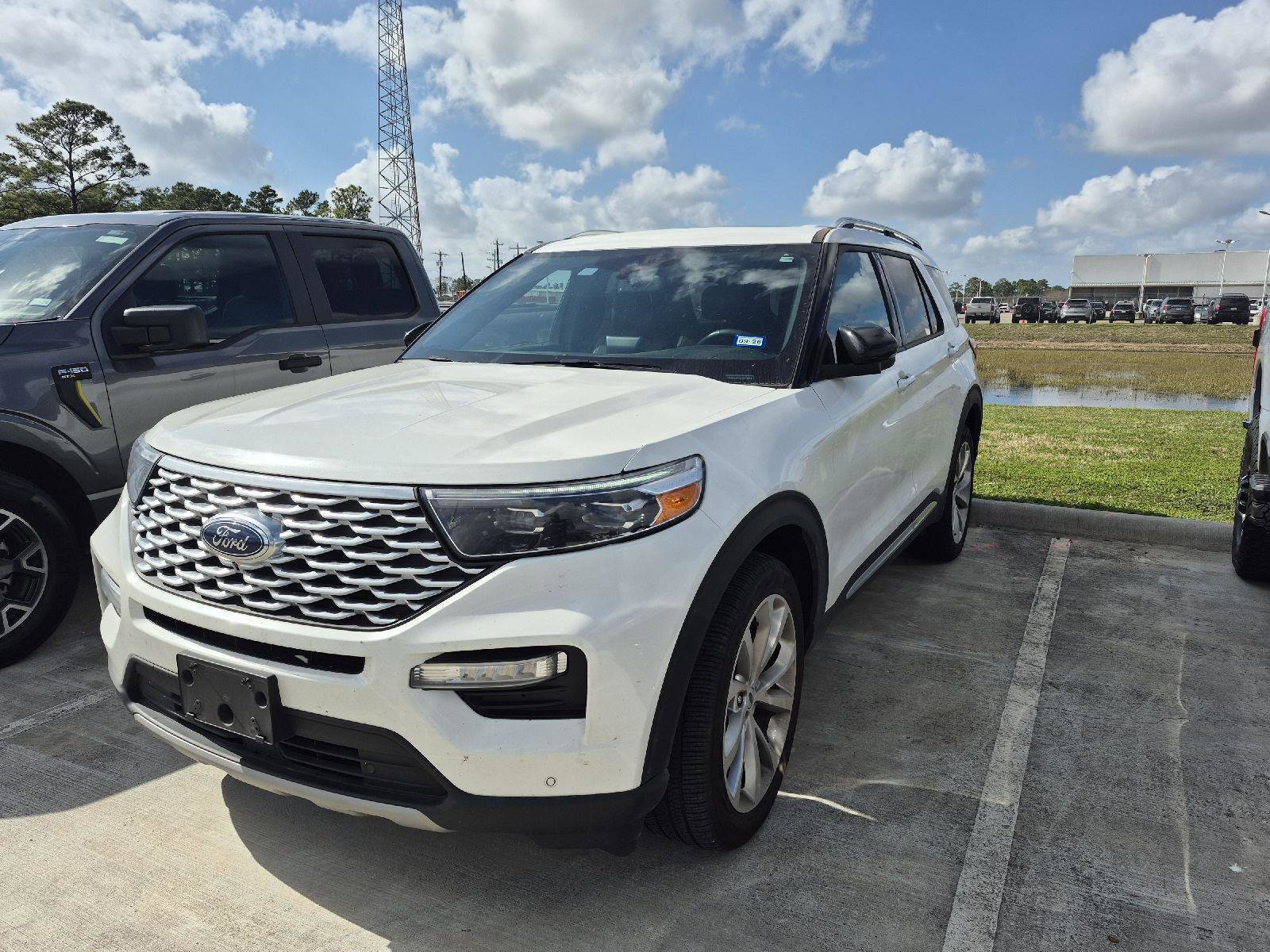 Certified 2023 Ford Explorer Platinum w/ Technology Package image 1