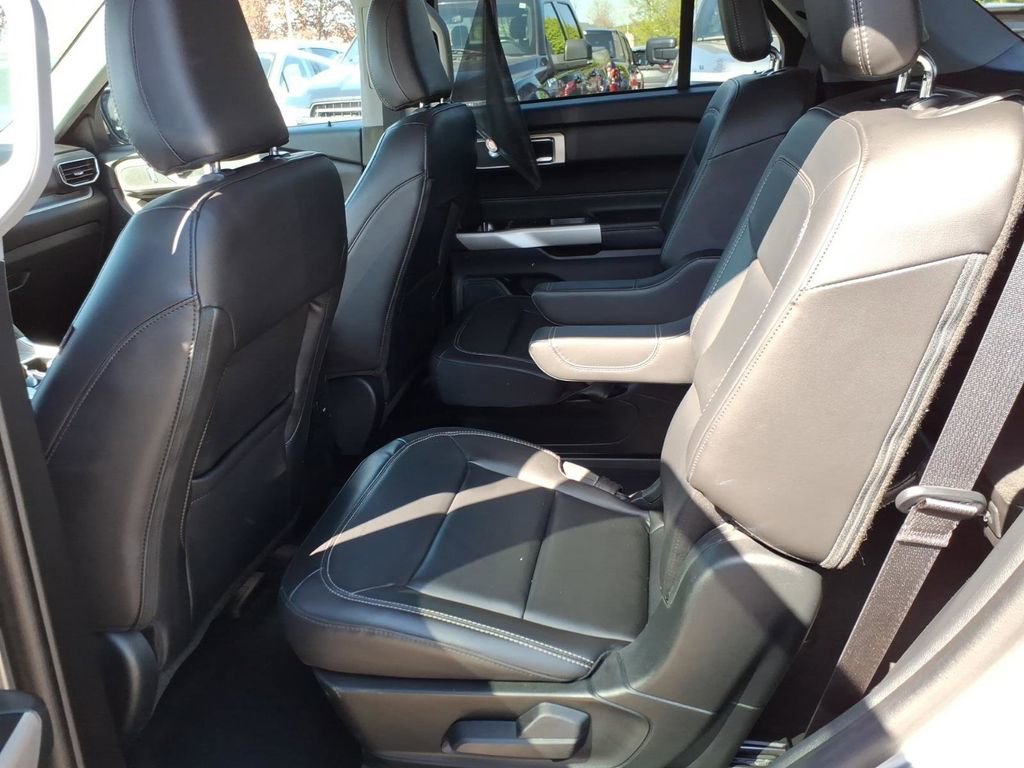 Certified 2023 Ford Explorer XLT w/ Equipment Group 202A AWD/4WD image 11