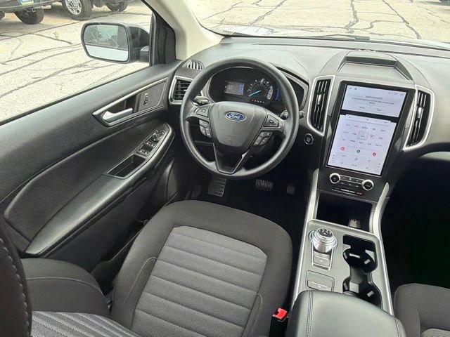 Certified 2024 Ford Edge SE w/ Black Appearance Package AWD/4WD image 20