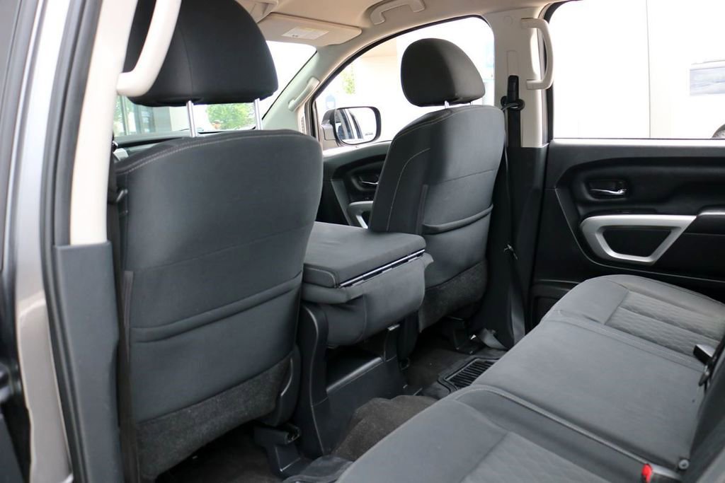 Used 2019 Nissan Titan SV AWD/4WD image 21