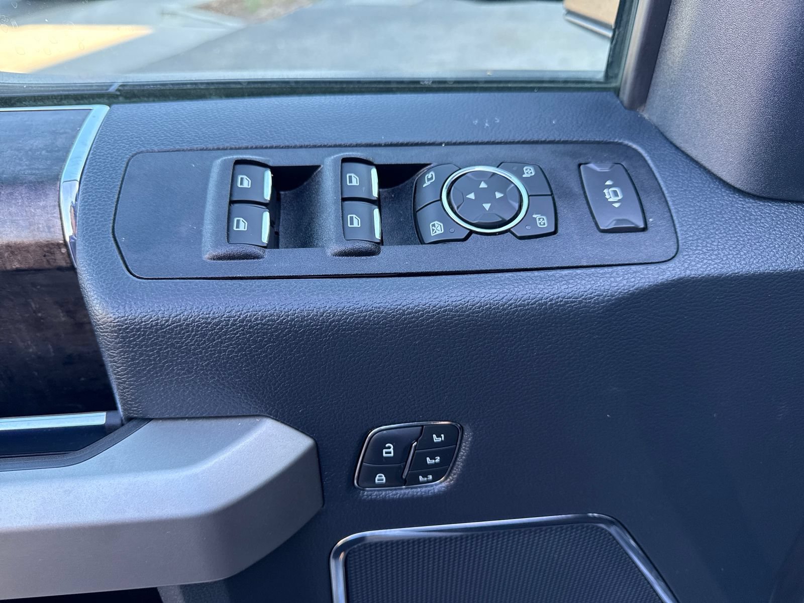 Certified 2022 Ford F250 Lariat w/ Lariat Ultimate Package AWD/4WD image 11