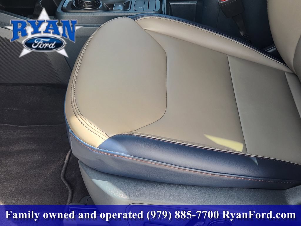 Certified 2025 Ford Maverick Lariat w/ 4K Tow Package AWD/4WD image 16