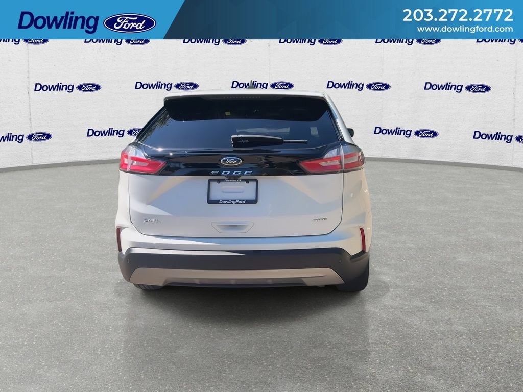 Certified 2023 Ford Edge SEL w/ Convenience Package AWD/4WD image 2