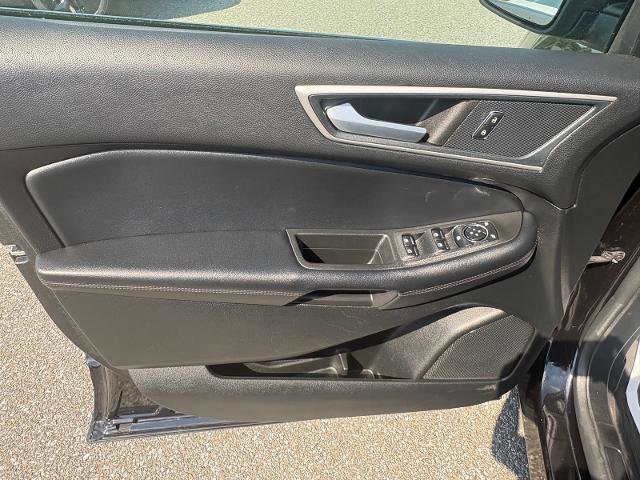 Certified 2024 Ford Edge SEL w/ Convenience Package AWD/4WD image 9
