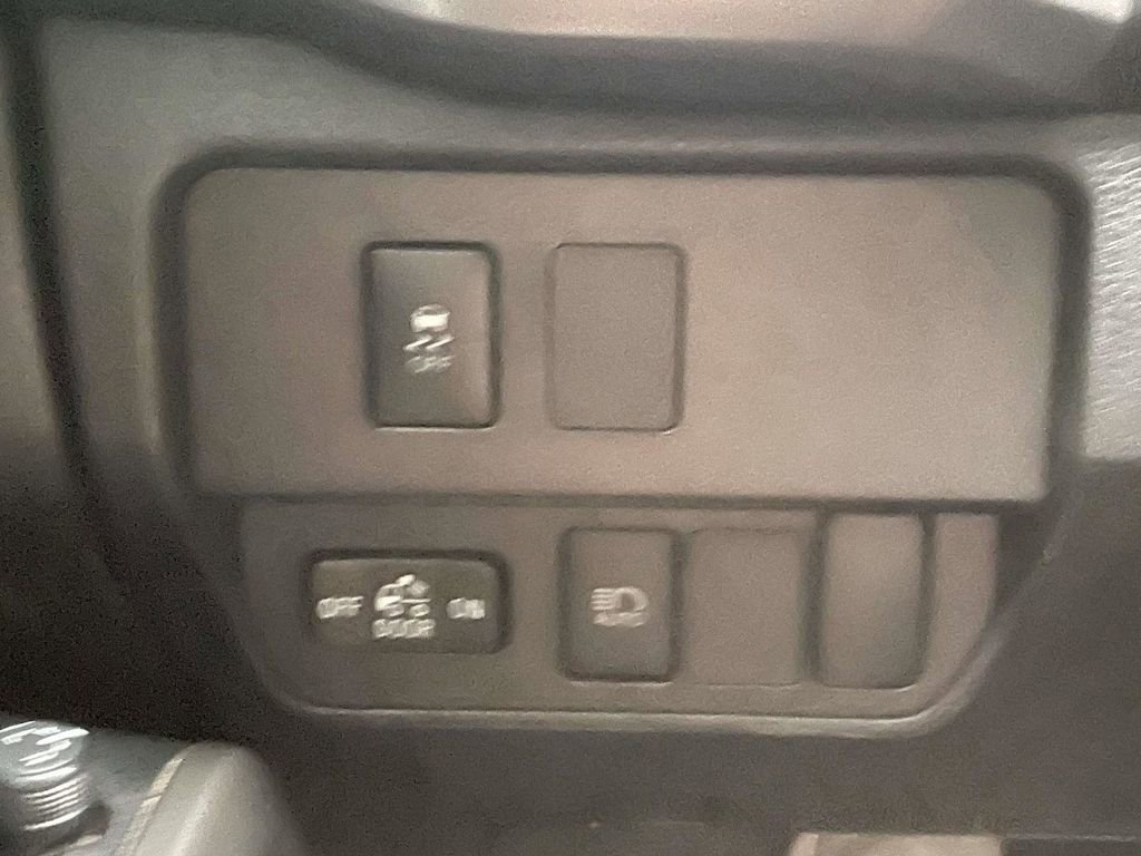 Used 2023 Toyota Tacoma SR5 AWD/4WD image 25