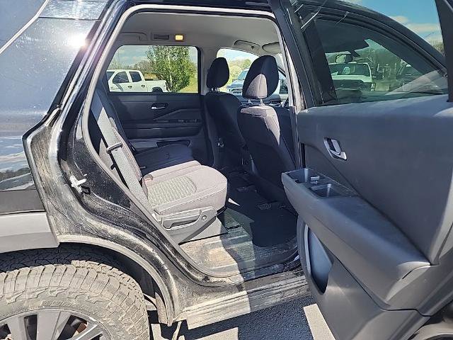 Used 2022 Nissan Pathfinder S AWD/4WD image 10