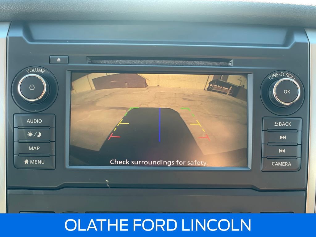 Used 2019 Nissan Titan SV w/ SV Convenience Package image 12