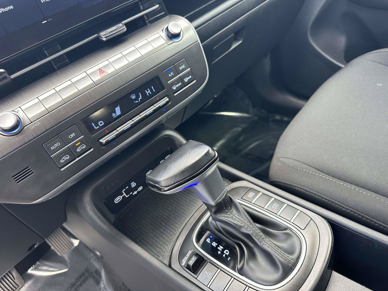 Used 2025 Hyundai Kona SEL AWD/4WD image 12