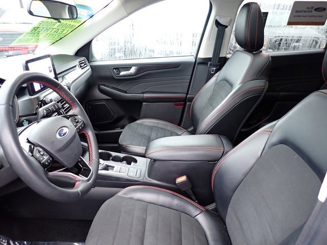 Certified 2022 Ford Escape SEL w/ SEL Stealth AWD Package image 17