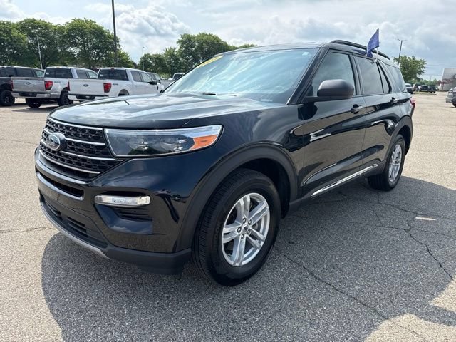 Certified 2024 Ford Explorer XLT w/ Equipment Group 202A AWD/4WD image 2