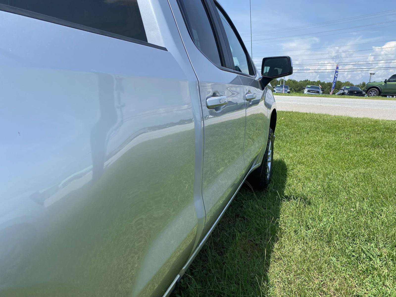Used 2019 Chevrolet Silverado 1500 LT w/ All-Star Edition AWD/4WD image 8