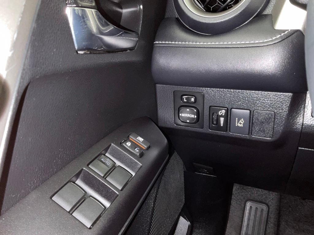 Used 2017 Toyota RAV4 XLE FWD image 20