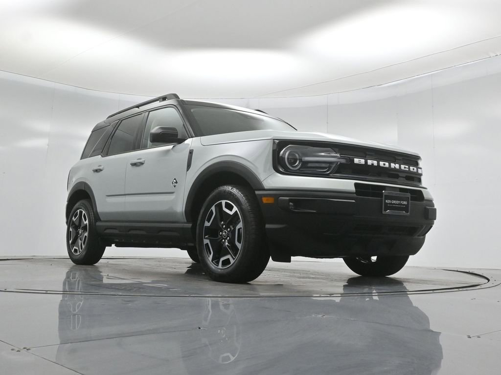 Certified 2022 Ford Bronco Sport Outer Banks w/ Tech Package AWD/4WD image 50