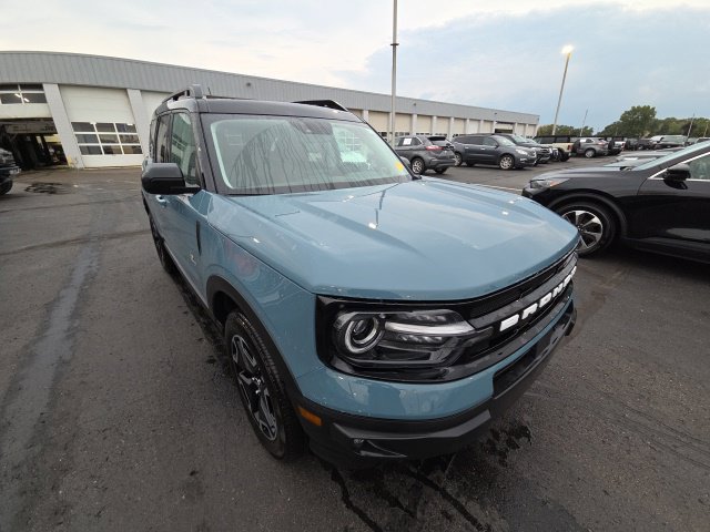 Certified 2023 Ford Bronco Sport Outer Banks w/ Tech Package AWD/4WD image 3